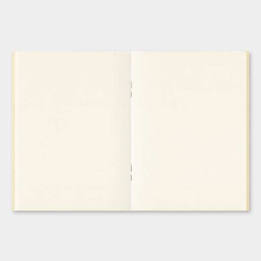 Cover of the Traveler's Passport-sized refill 013 MD paper cream