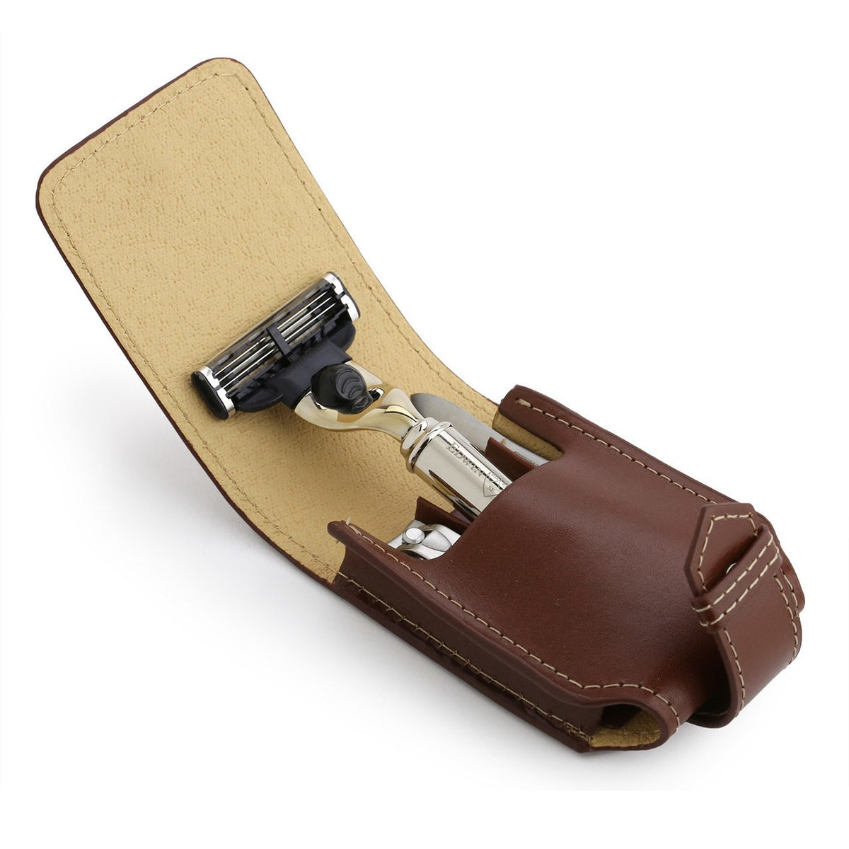 Edwin Jagger Travel set, Mach3 razor, fingernail clippers and tweezers in a brown leather case