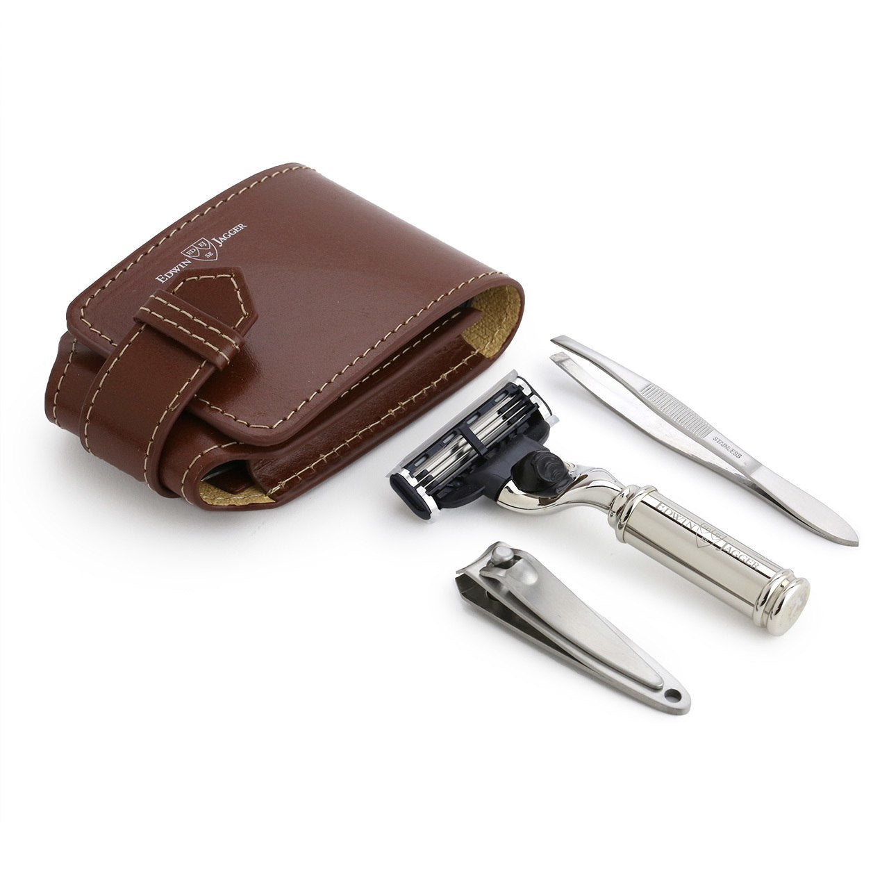 Edwin Jagger Travel set, Mach3 razor, fingernail clippers and tweezers in a brown leather case